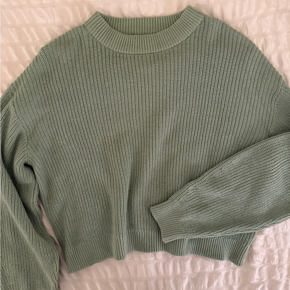 H&M Green Crew Neck Sweater with Ribbed Knit
